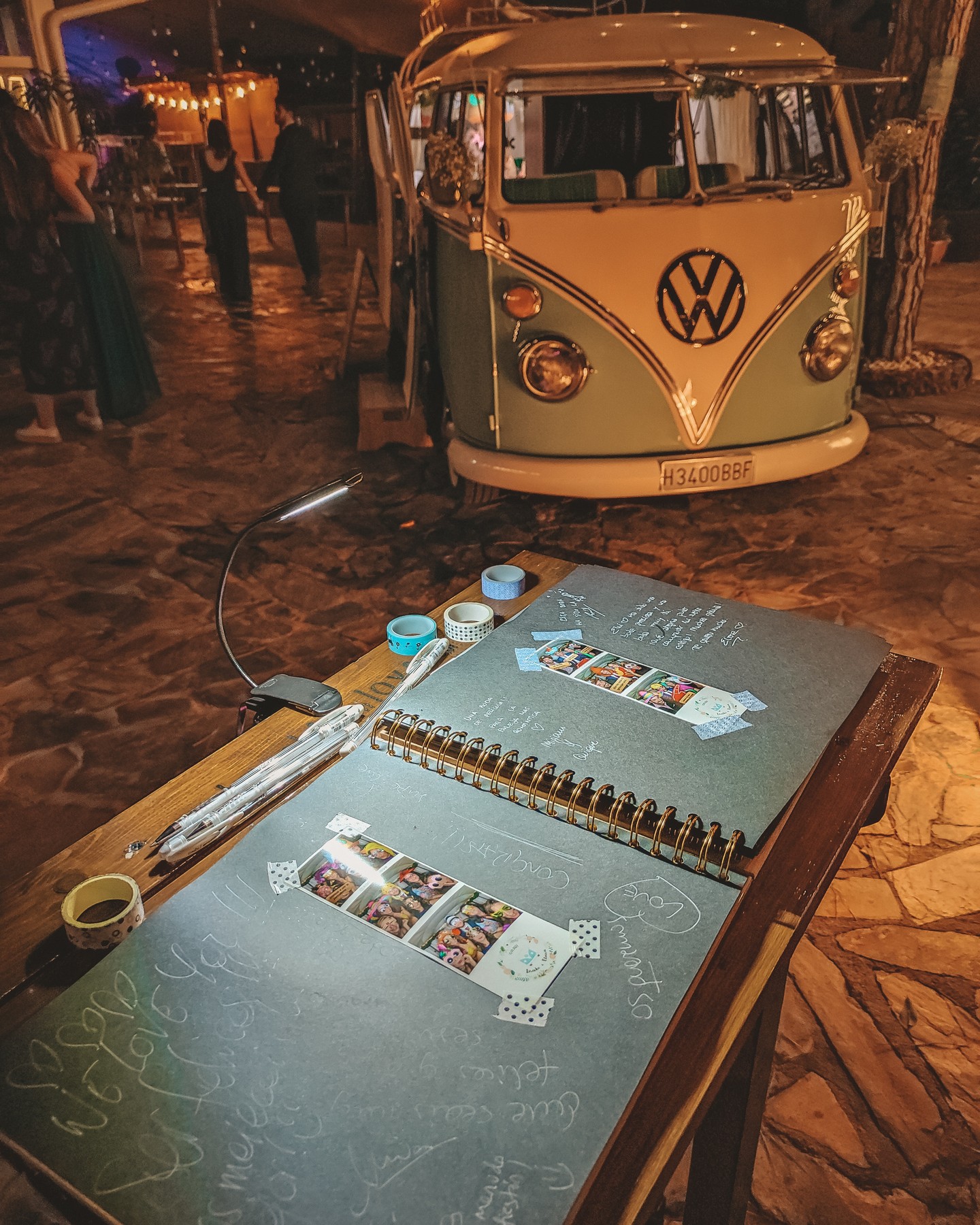𝓀𝑜𝓂𝒷𝒾 𝓌𝒾𝓉𝒽 𝓁𝑜𝓋𝑒 𝕜𝕠𝕞𝕓𝕚 𝕨𝕚𝕥𝕙 𝕝𝕠𝕧𝕖 #furgoneta #vw #furgoboda #love #casaments #boda #weddingplanner #photobooth #fotomaton #photobus #bodasdecuento