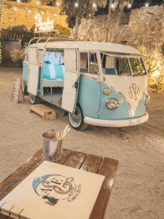 #Photobus #FotomatónBoda #FurgoBoda #KombiWithLove #BodaDiferente #BodasConEncanto #RisasSobreRuedas #WeddingFun #NoviosFelices #EventosÚnicos
@castelldetamarit