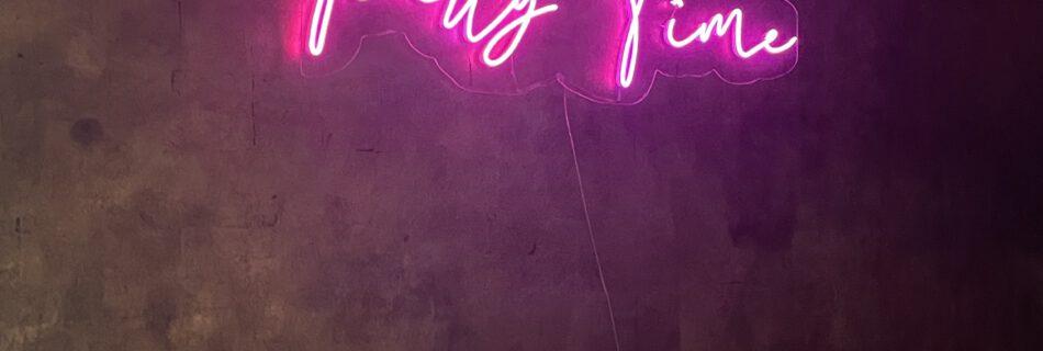 photocall, neon, bodas, fotos,